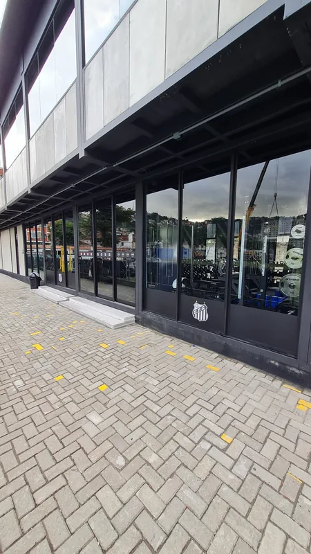 Película nano cerâmica aplicada em centro de treinamento em Santos, SP