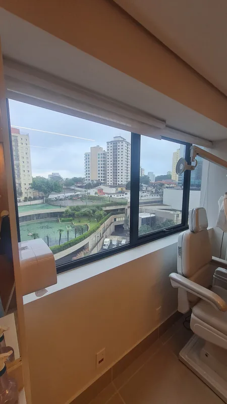Película nano cerâmica aplicada em consultório odontológico em São Paulo