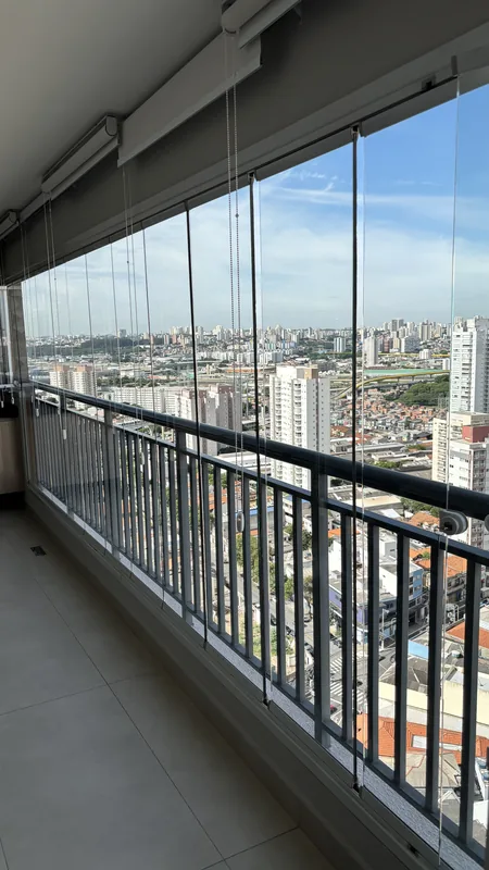 Película nano cerâmica aplicada em sacada de apartamento no Brooklin, São Paulo