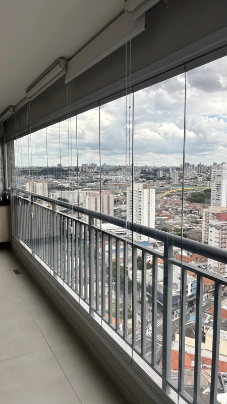 Película nano cerâmica aplicada em sacada de apartamento no Brooklin, São Paulo