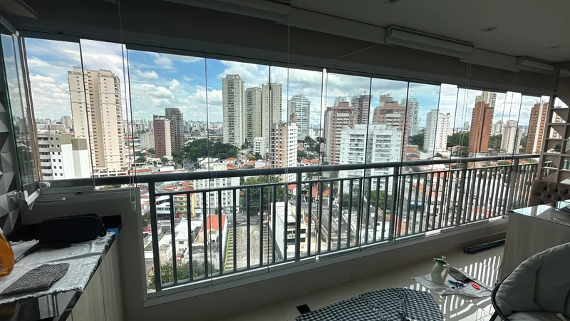 Película nano cerâmica aplicada em sacada de apartamento nos Jardins, São Paulo
