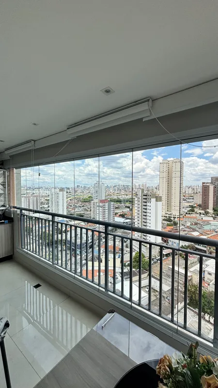 Película nano cerâmica aplicada em sacada de apartamento nos Jardins, São Paulo