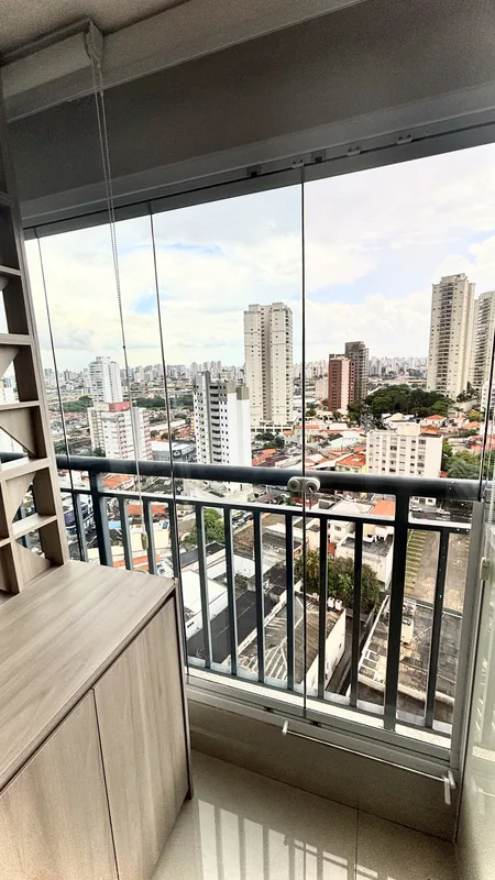 Película nano cerâmica aplicada em sacada de apartamento nos Jardins, São Paulo