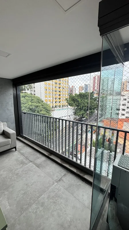 Película nano cerâmica aplicada em sacada de apartamento na Vila Mariana, São Paulo