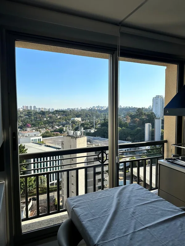 Película nano cerâmica aplicada em sacada de apartamento no Brooklin, São Paulo