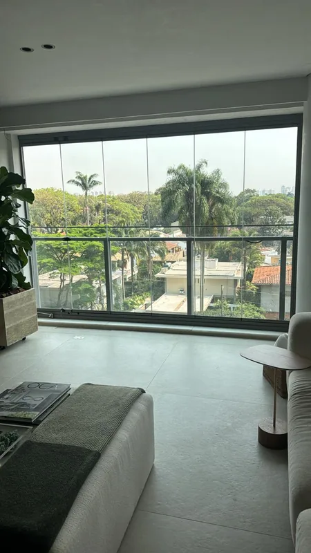 Película nano cerâmica aplicada em sacada de apartamento em Pinheiros, São Paulo