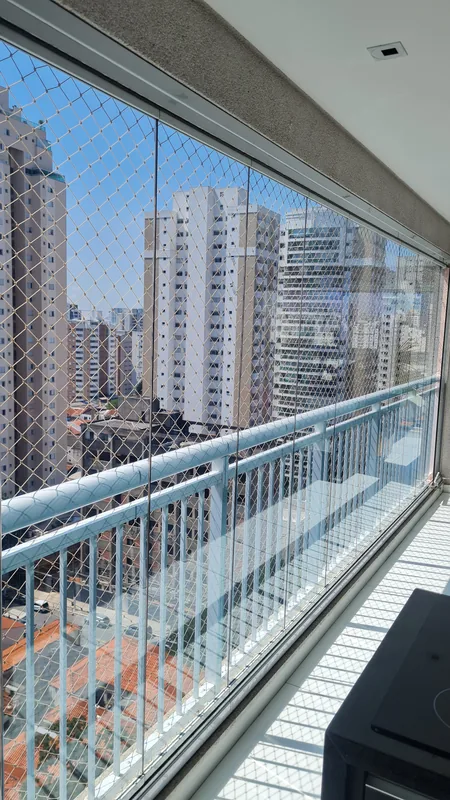 Película nano cerâmica aplicada em sacada de apartamento na Pompeia, São Paulo