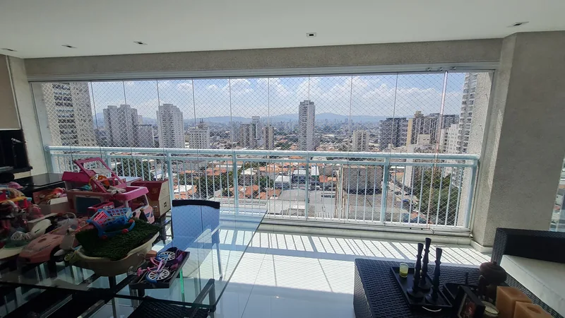 Película nano cerâmica aplicada em sacada de apartamento na Pompeia, São Paulo