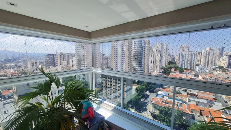 Película nano cerâmica aplicada em sacada de apartamento na Pompeia, São Paulo
