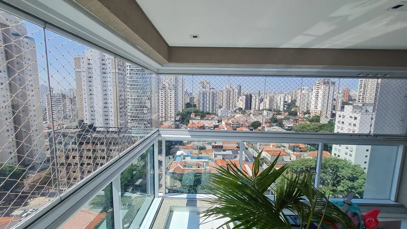 Película nano cerâmica aplicada em sacada de apartamento na Pompeia, São Paulo