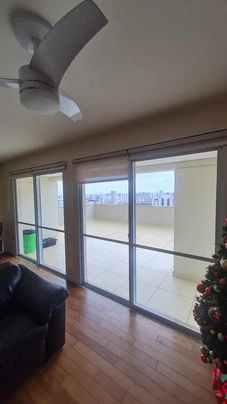 Película nano cerâmica aplicada em sacada de apartamento na Vila Mariana, São Paulo