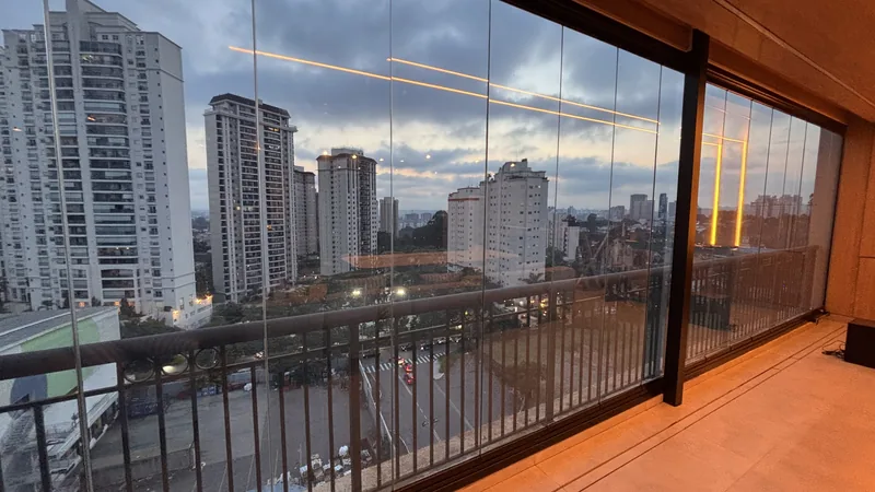 Película nano cerâmica aplicada em sacada de apartamento na Vila Prudente, São Paulo