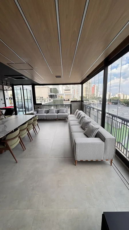 Película nano cerâmica aplicada em sacada de apartamento na Vila Prudente, São Paulo