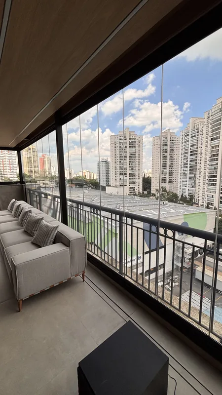 Película nano cerâmica aplicada em sacada de apartamento na Vila Prudente, São Paulo