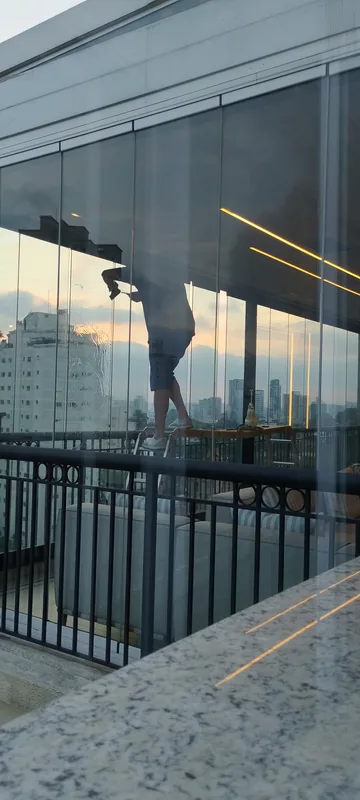Película nano cerâmica aplicada em sacada de apartamento na Vila Prudente, São Paulo