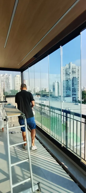 Película nano cerâmica aplicada em sacada de apartamento na Vila Prudente, São Paulo