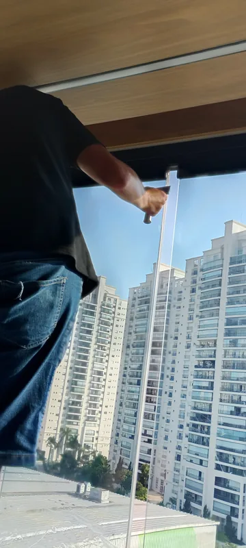 Película nano cerâmica aplicada em sacada de apartamento na Vila Prudente, São Paulo