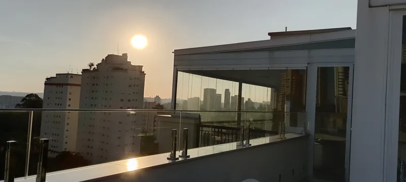 Película nano cerâmica aplicada em sacada de apartamento na Vila Prudente, São Paulo