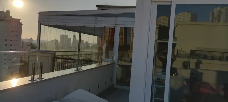 Película nano cerâmica aplicada em sacada de apartamento na Vila Prudente, São Paulo