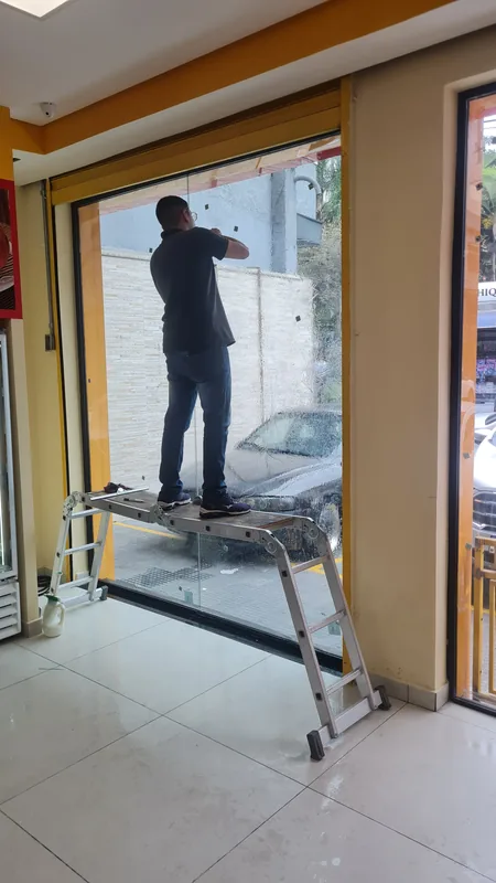 Película nano cerâmica aplicada em restaurante no Tatuapé, São Paulo