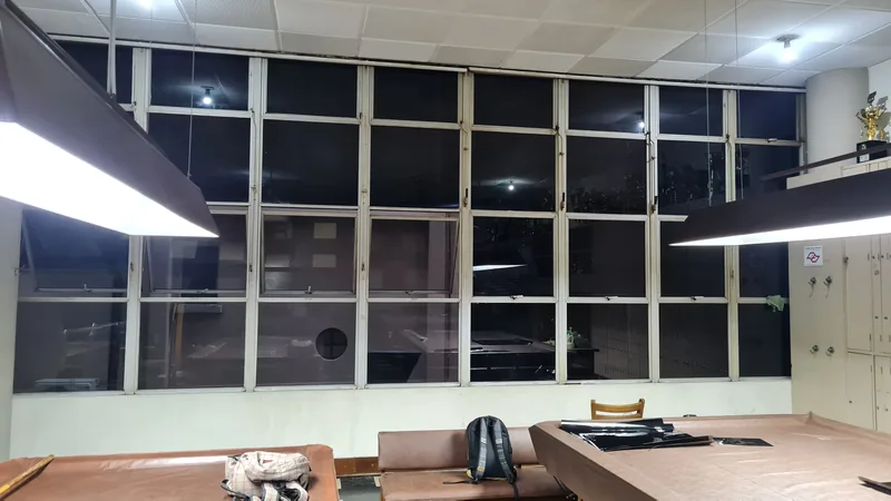 Película fumê de controle solar aplicada em vidro