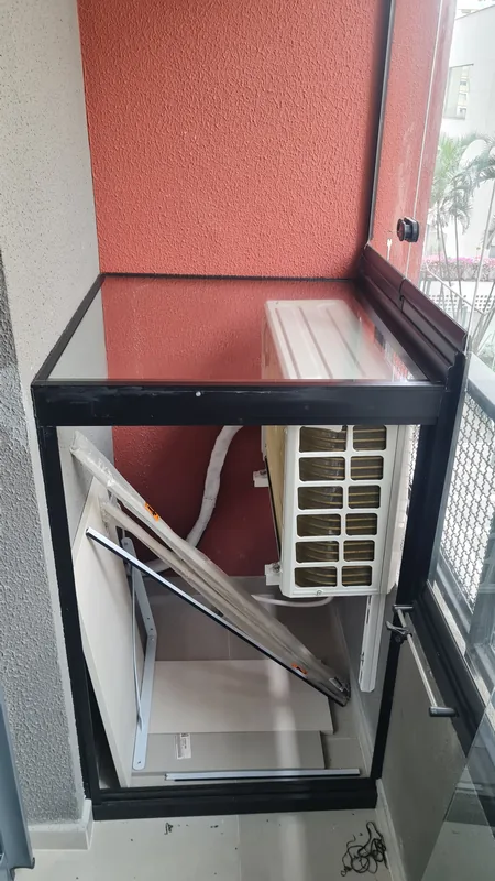 Película fumê de controle solar aplicada em vidro