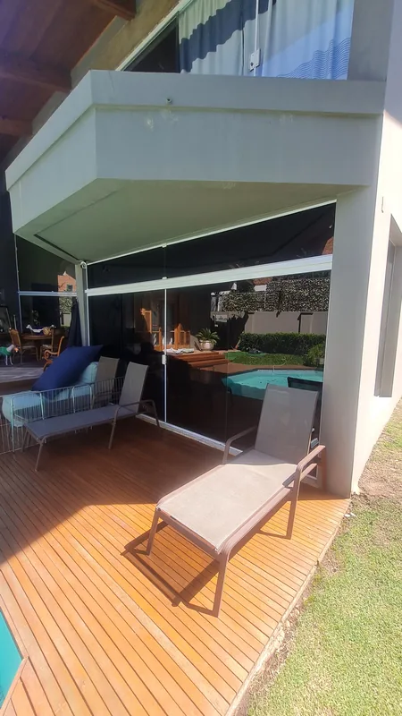 Película fumê de controle solar aplicada em vidro