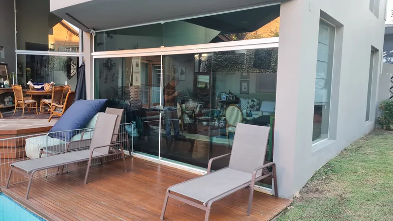Película fumê de controle solar aplicada em vidro