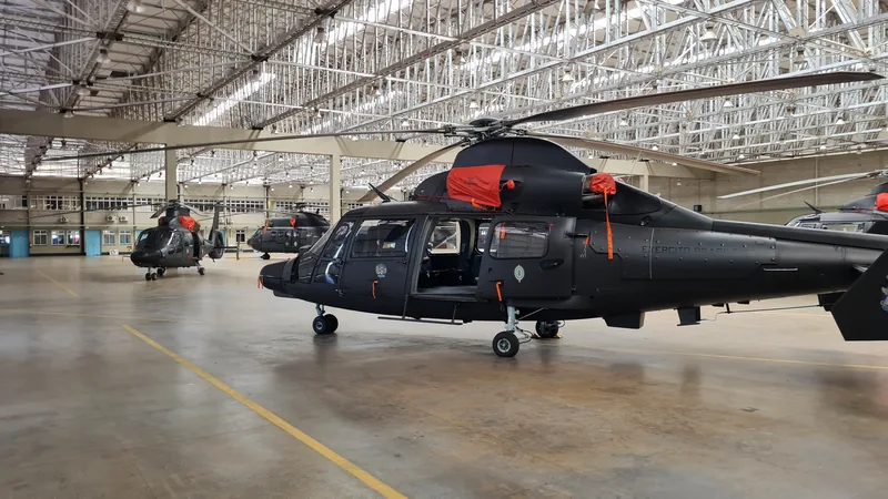 Película fumê de controle solar aplicada em instalação militar em Taubaté, SP