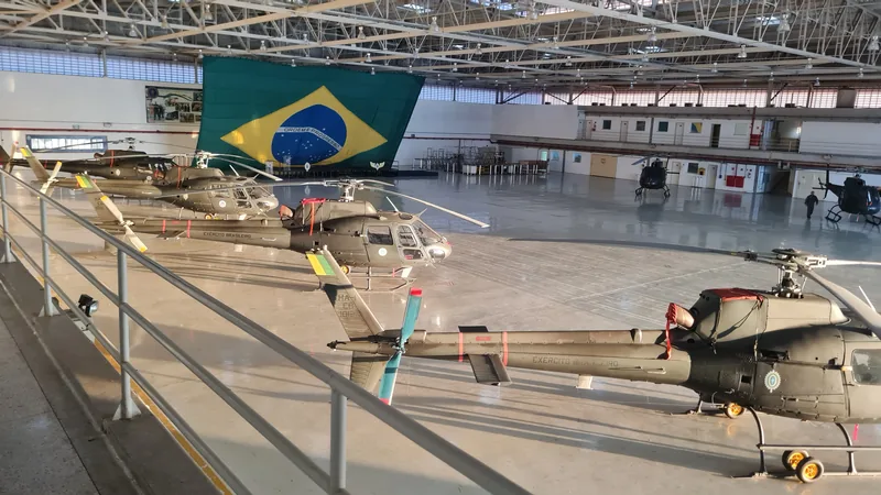 Película fumê de controle solar aplicada em instalação militar em Taubaté, SP