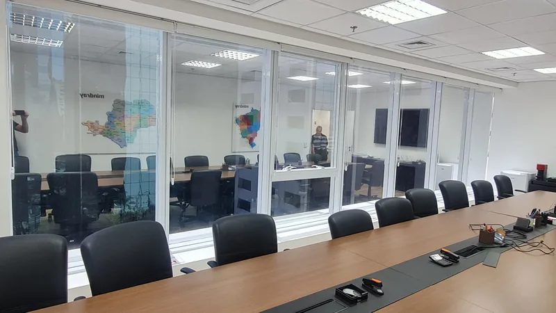 Película refletiva aplicada em escritório na Berrini, São Paulo