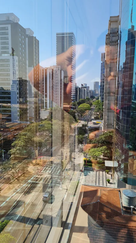 Película refletiva aplicada em escritório na Berrini, São Paulo