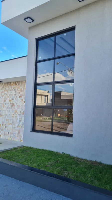 Película refletiva aplicada em janelão em Caçapava, SP