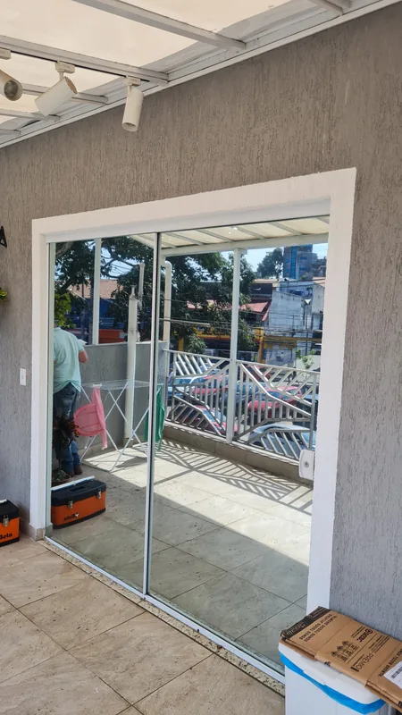 Película refletiva aplicada em residência no Artur Alvim, São Paulo