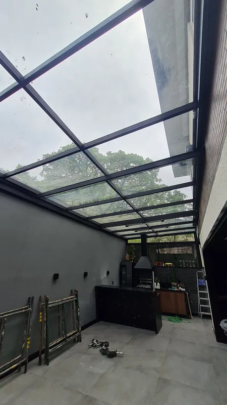 Película refletiva aplicada em residência no Morumbi, São Paulo