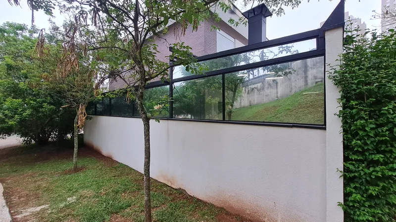 Película refletiva aplicada em residência no Morumbi, São Paulo