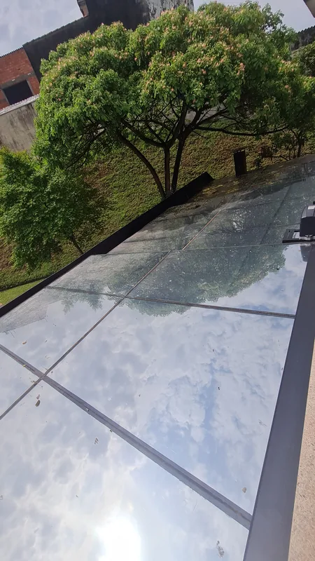 Película refletiva aplicada em residência no Morumbi, São Paulo
