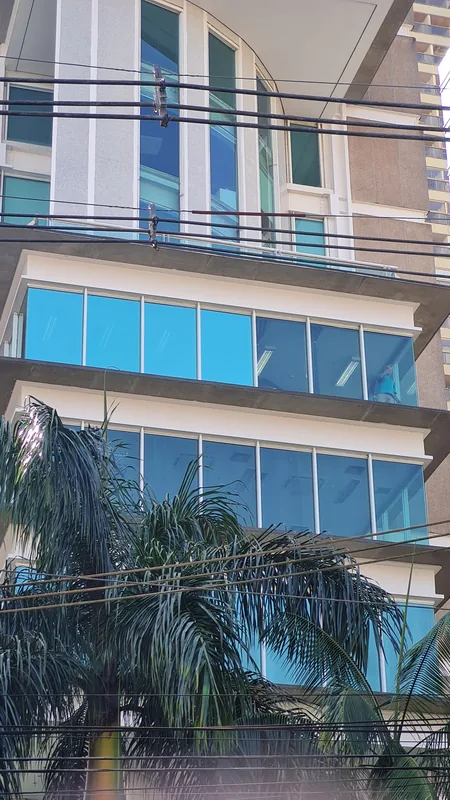 Película refletiva aplicada em sala executiva em Alphaville, Barueri