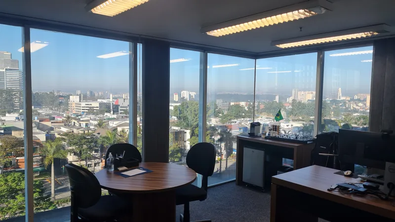 Película refletiva aplicada em sala executiva em Alphaville, Barueri