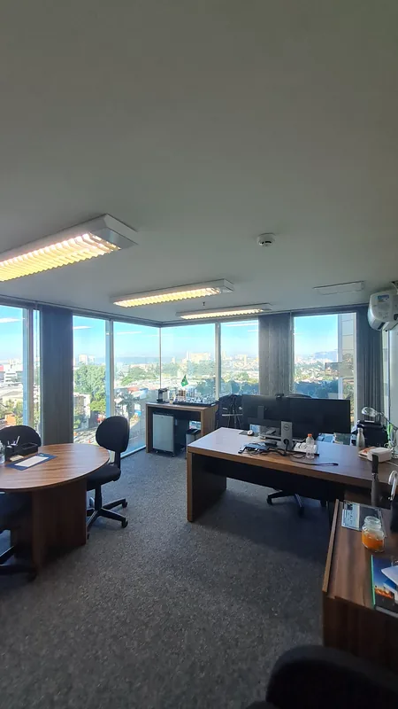 Película refletiva aplicada em sala executiva em Alphaville, Barueri