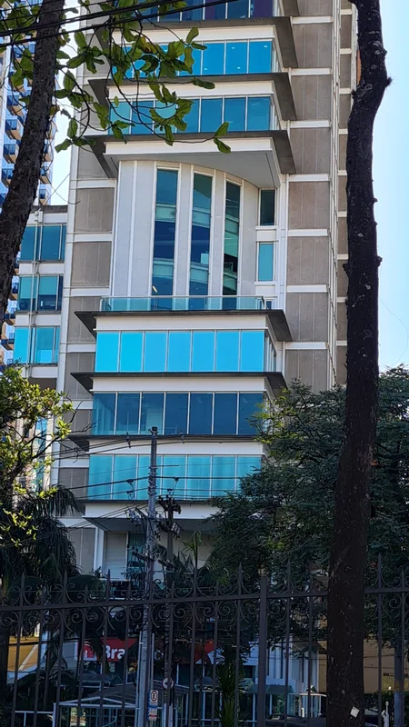 Película refletiva aplicada em sala executiva em Alphaville, Barueri