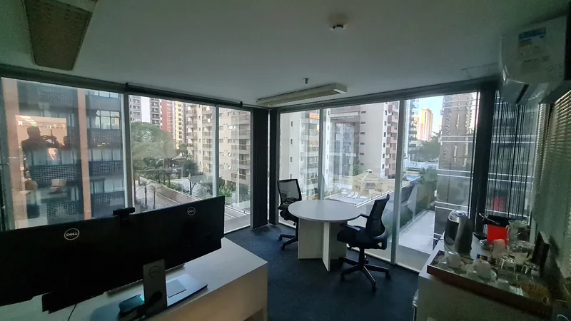 Película refletiva aplicada em sala executiva em Alphaville, Barueri